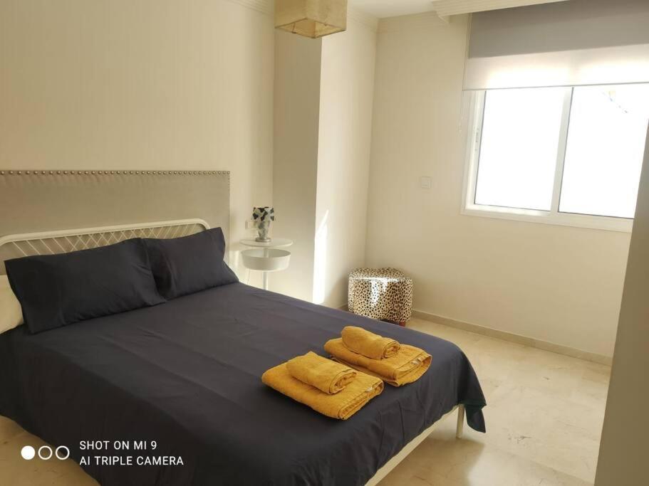Pie De Playa Con Piscina: Banana Beach. Apartment